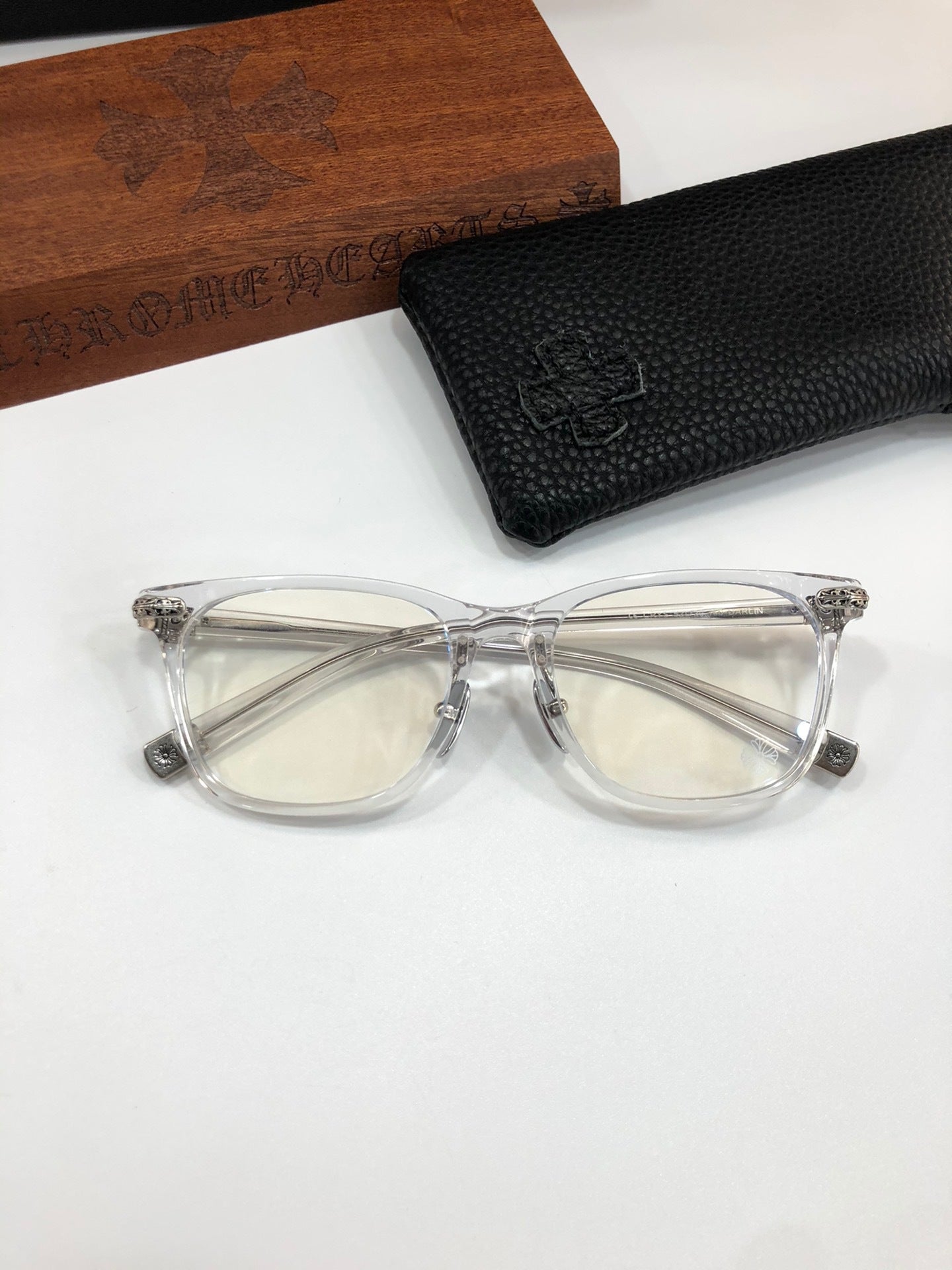 CHROME HEARTS DARLIN’ Greenish Shade Glasses – sunglasses front view
