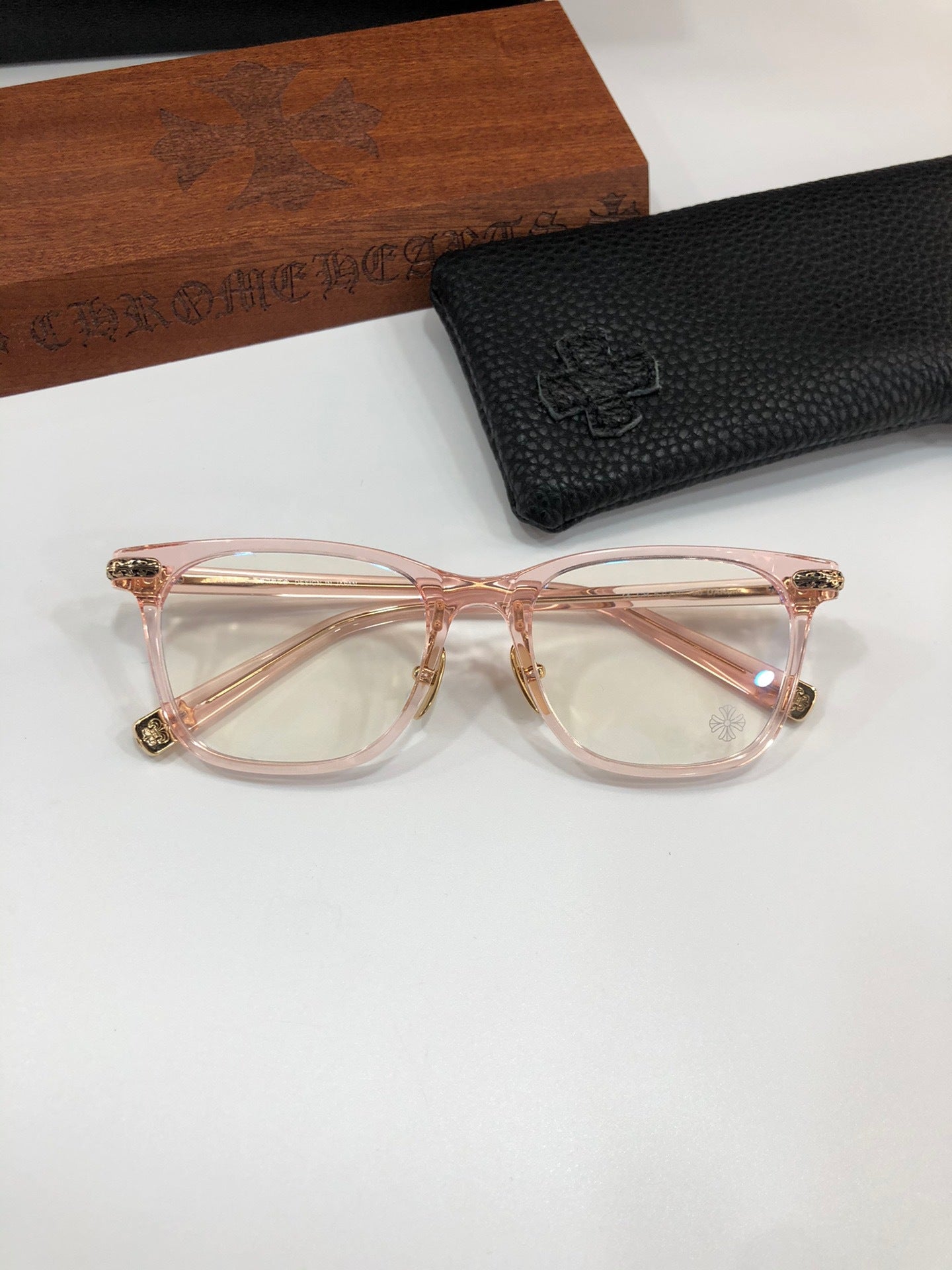 CHROME HEARTS DARLIN’ Pink Crystal Glasses – sunglasses front view