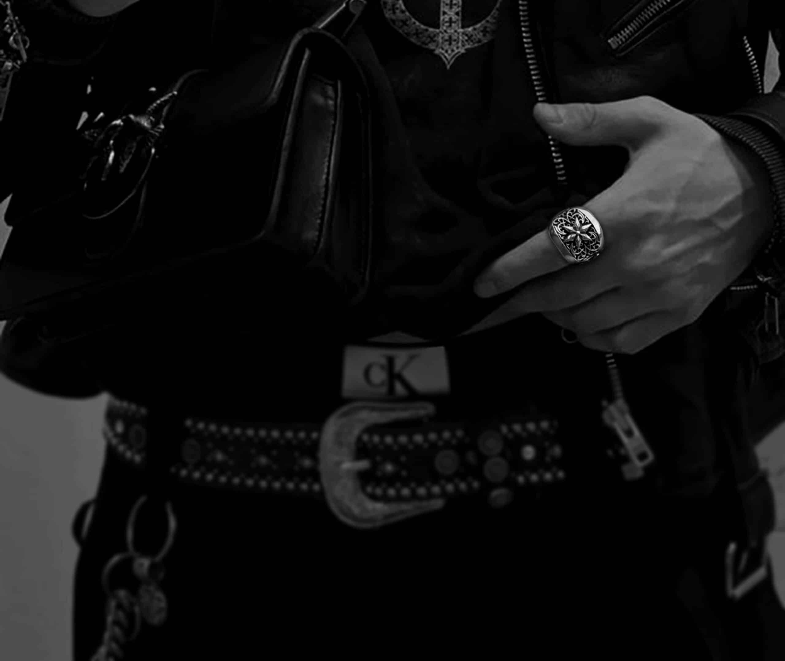 Chrome Hearts Oval Star Ring – Classic – ring detail close-up
