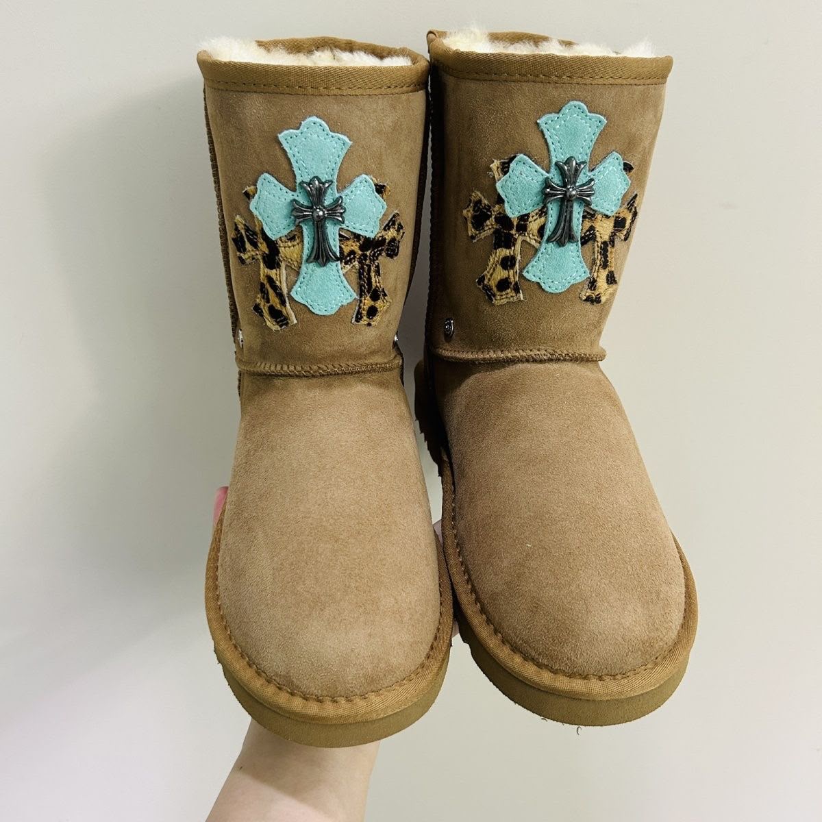 Chrome Hearts Uggs Brown Turquoise Leopard Cross - Chrome Hearts Cross Pendant (photo 1)