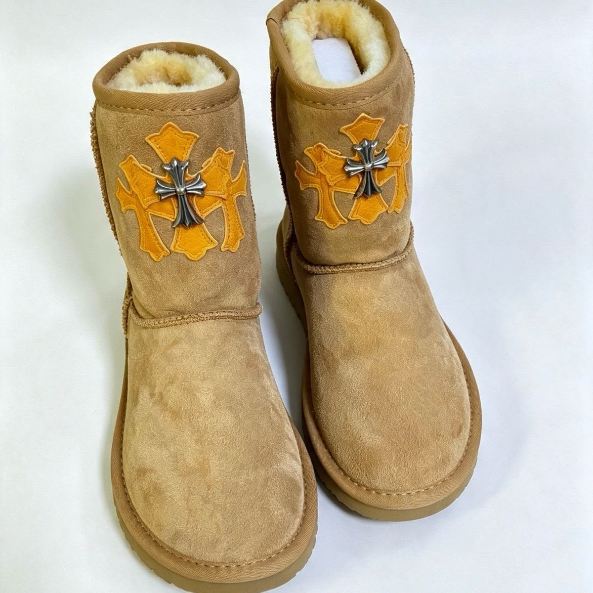 Chrome Hearts Uggs Brown Yellow Cross - Chrome Hearts Cross Pendant (photo 1)