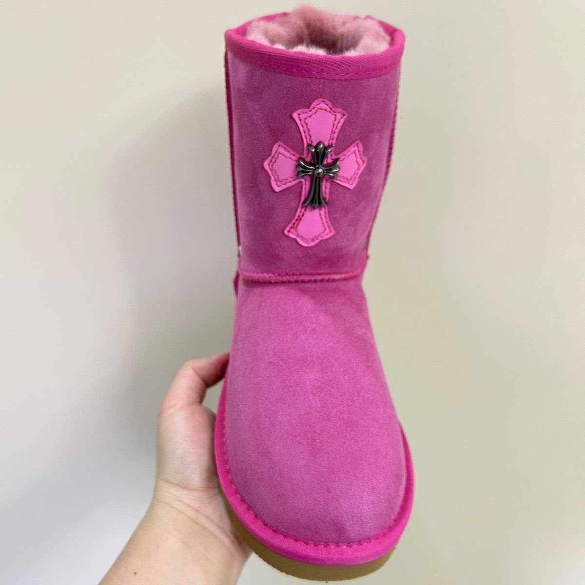 Chrome Hearts Uggs Pink Cross Boots - Chrome Hearts Cross Pendant (photo 1)