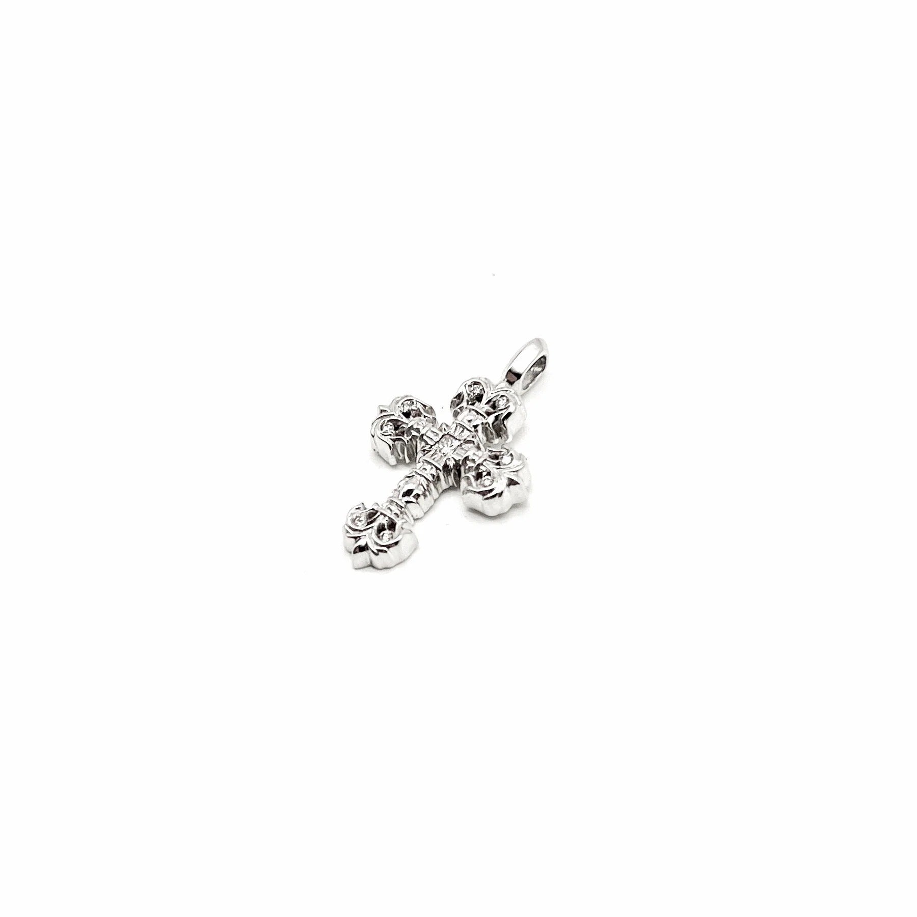 Chrome Hearts Diamond Necklace – necklace detail close-up