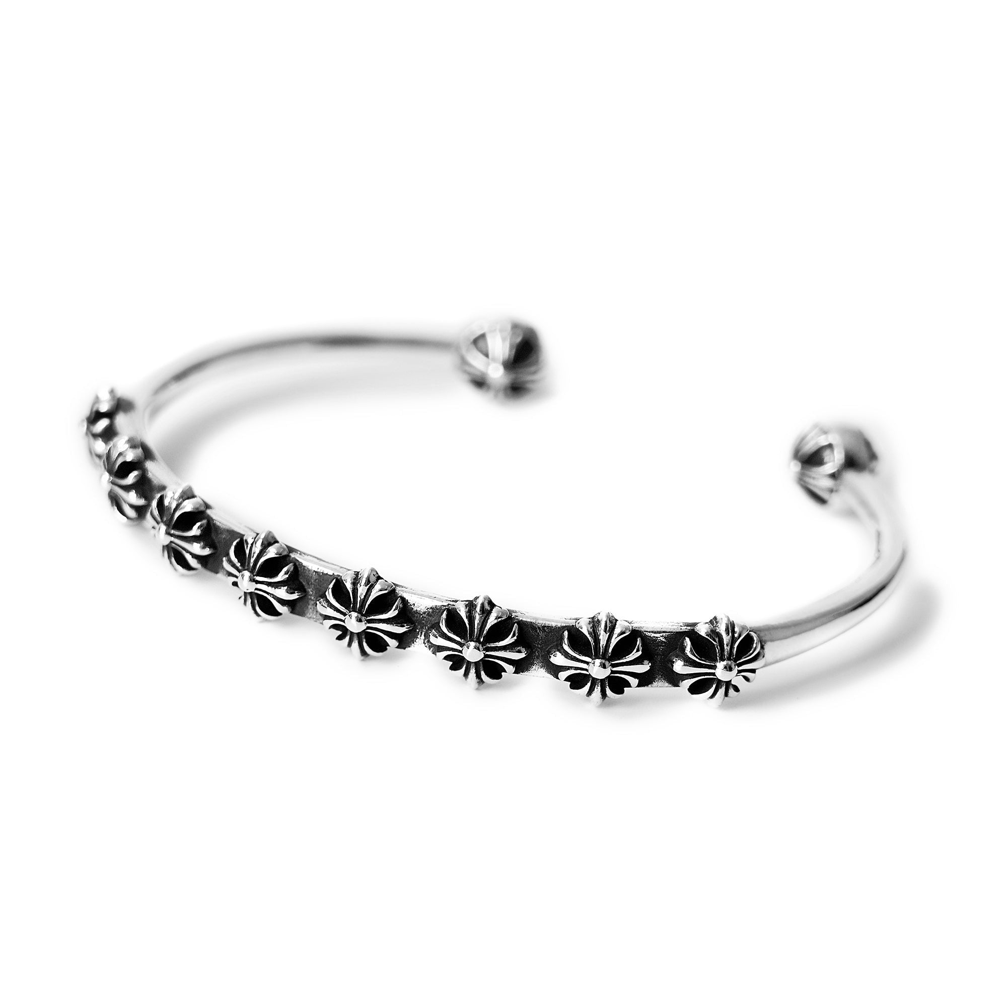 CH Plus Skinny Multi Cuff – bracelet detail close-up