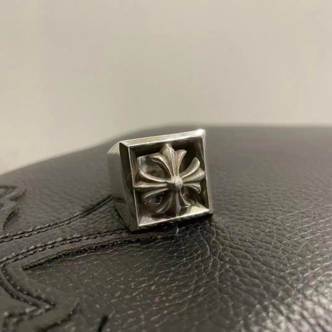 Chrome Hearts Cross Signet Ring – ring front view