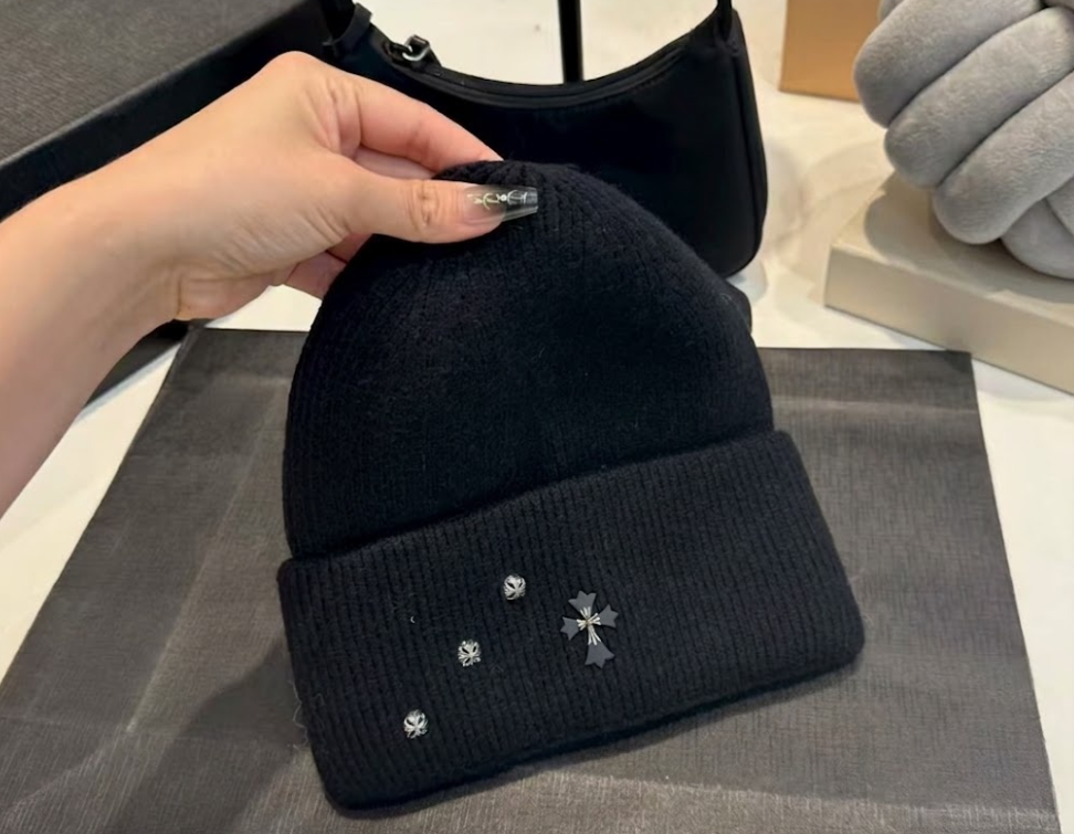 Authentic Chrome Hearts Chrome Hearts Silver Cross Stud Ribbed Beanie Black – front view