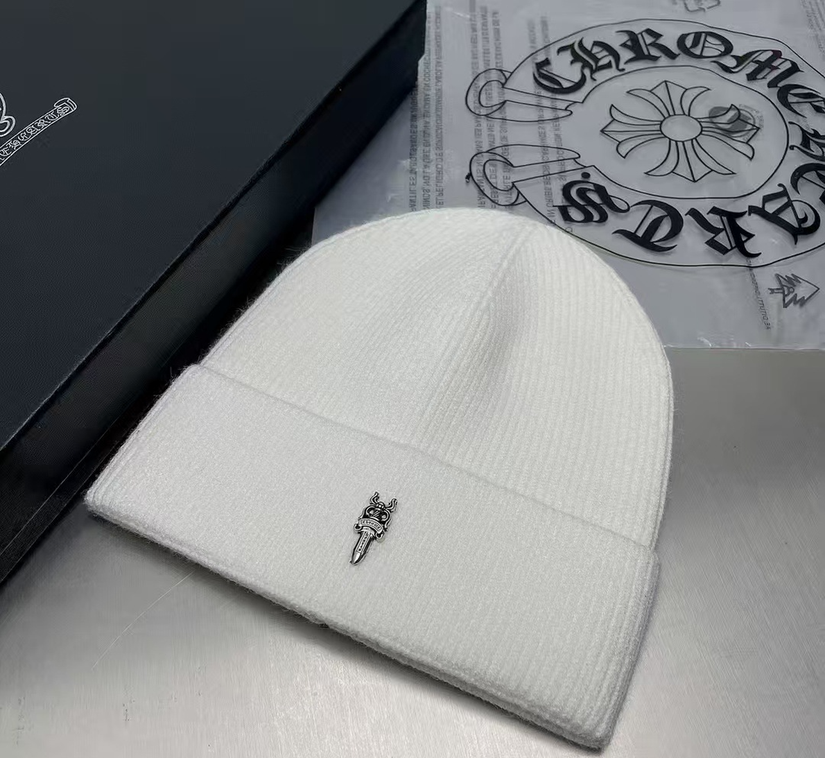 Authentic Chrome Hearts Chrome Hearts Silver Dagger Knit Beanie White – front view